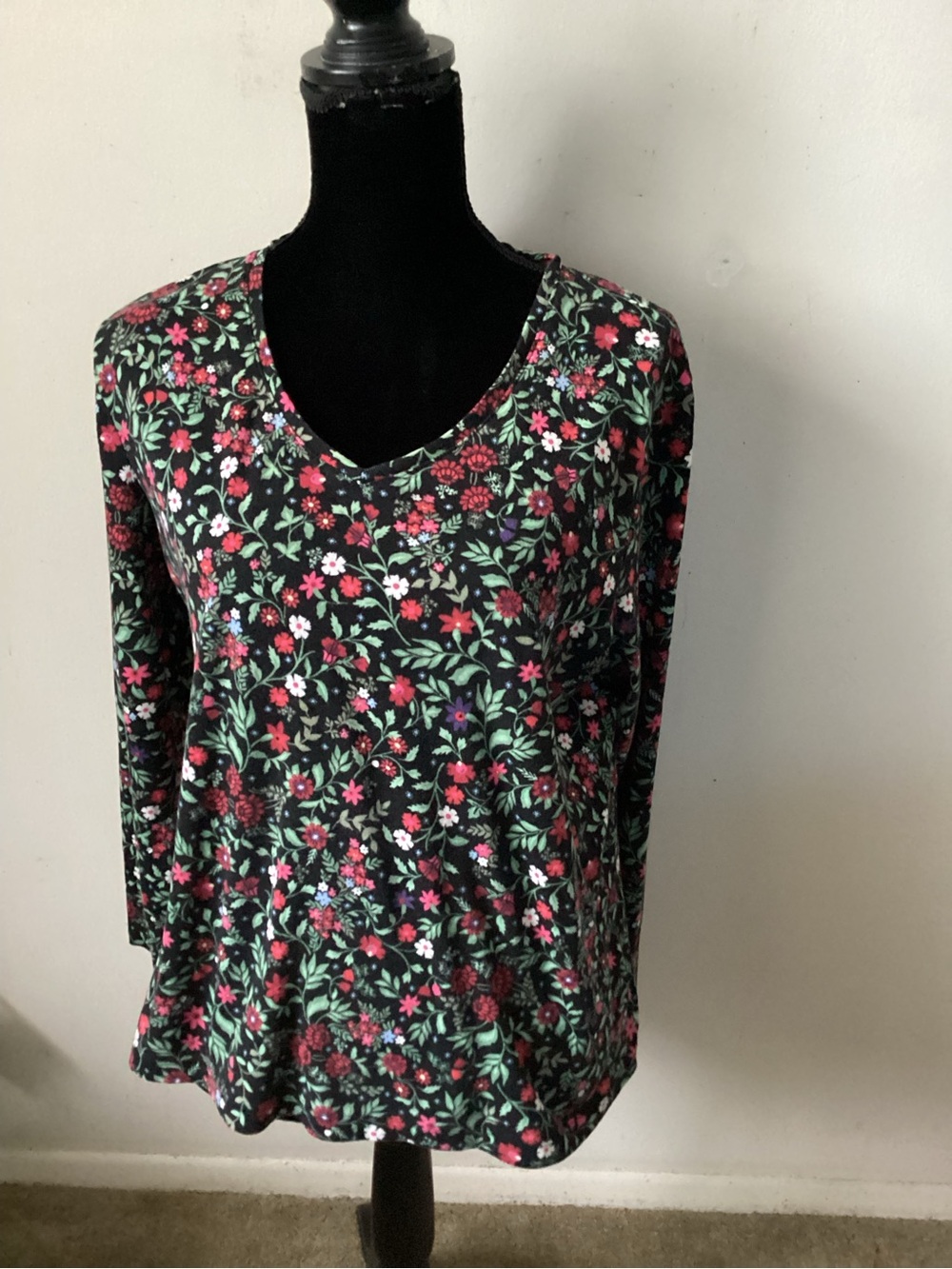 Croft&BarrowFloral V-Neck Long Sleeve Top - Black with Pink & Green Floral Print